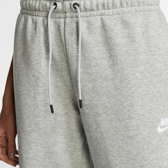 Nike Sweatpants - Sportswear Essential Jogger - LIKE NEW - Picture 3 of 7